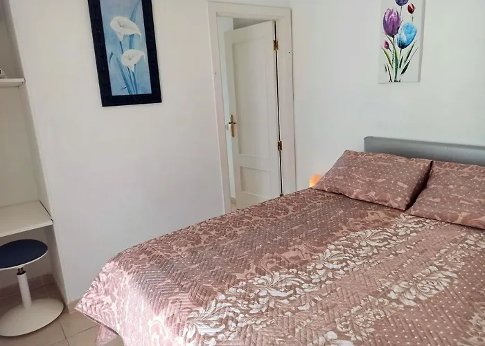 Sunny 3bed In The With The Ocean View On The 1st Coastline شقة