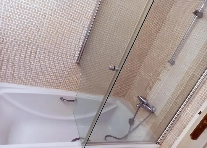Sunny 3bed In The With The Ocean View On The 1st Coastline شقة *