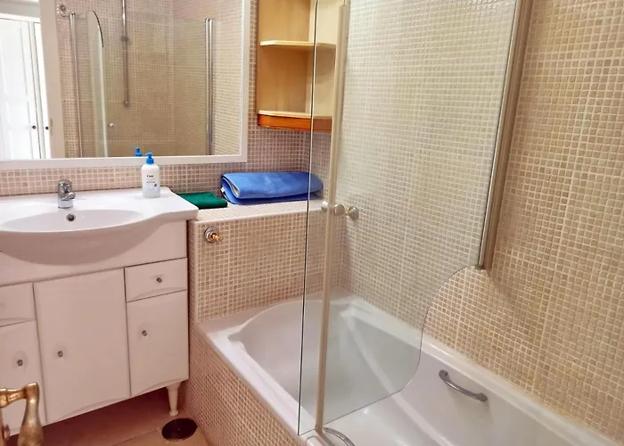 Sunny 3bed In The With The Ocean View On The 1st Coastline شقة